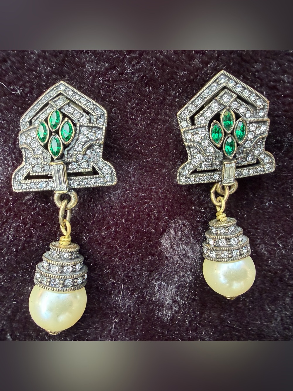 Heidi Daus Art Deco-Inspired Pearl and Crystal earrings.